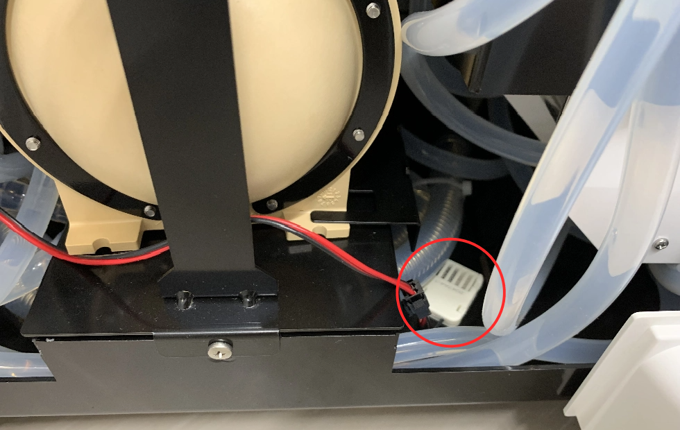 透析装置内の設置の写真