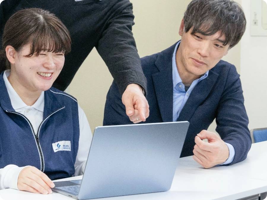 ミーティングをする様子
