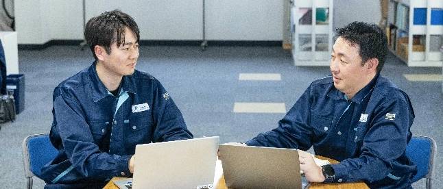 ミーティングをする様子